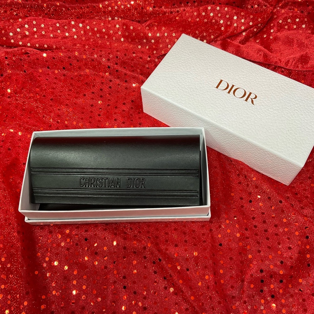 Christian Dior - Picture 4 of 5